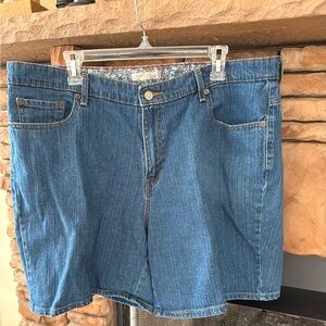 Levi's 550 Denim Shorts Women’s Size 22 Relaxed Fit High Rise Mom Jean Shorts